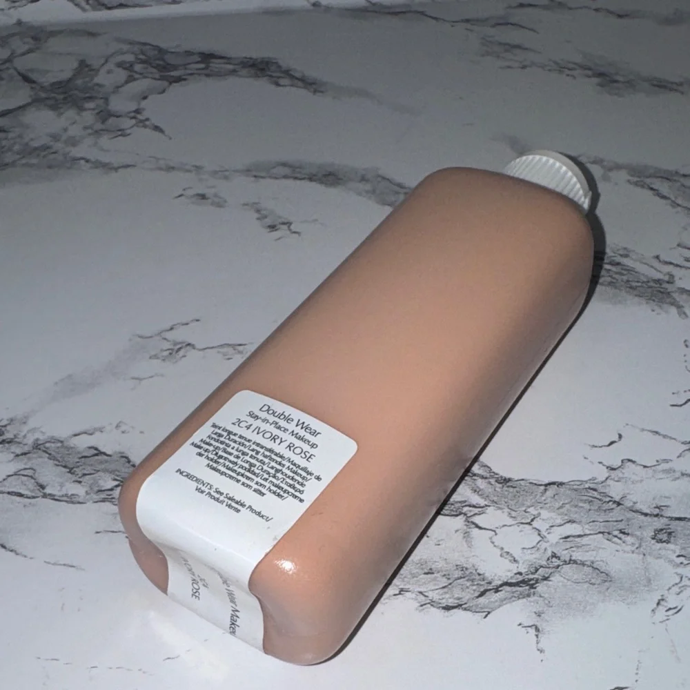 Estée Lauder Double Wear Foundation: 2C4 Ivory Rose Never used 100% authentic